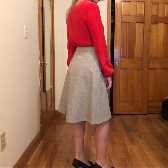 SOLD The Limited Gray and Red A-Line Skirt - Picture 6 of 6